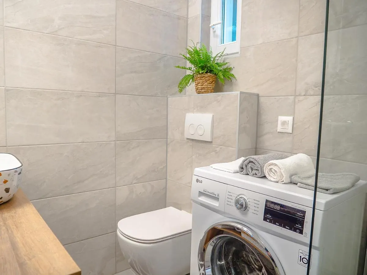 Apartmani Dora & Luka Rijeka 0*,  Kroatien